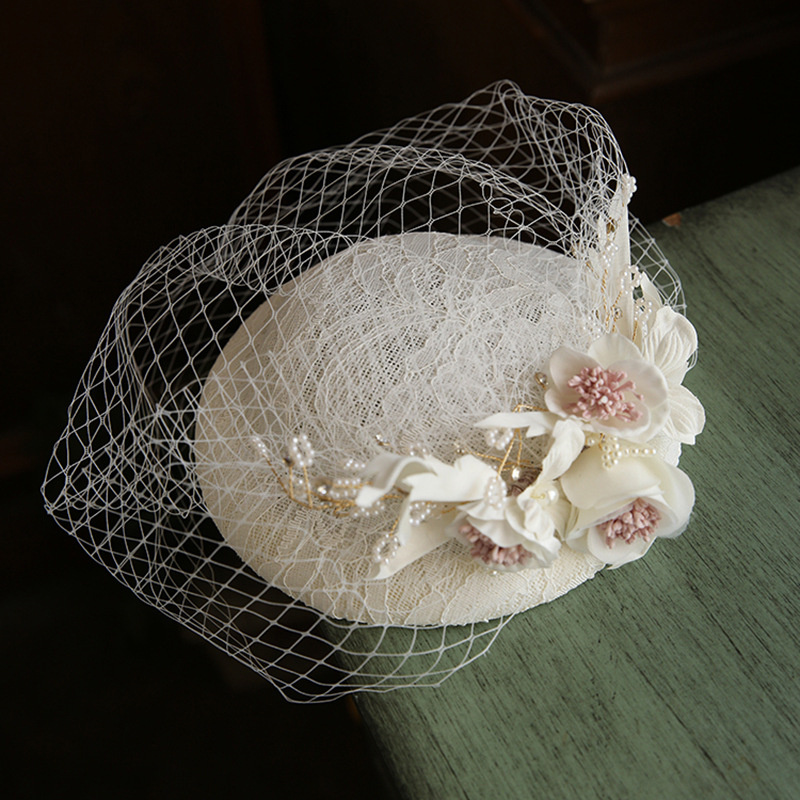 結婚式のための真珠の花で飾られた刺繍された帽子,短いベール, - String Of Pearls Plant のレビューと価格
